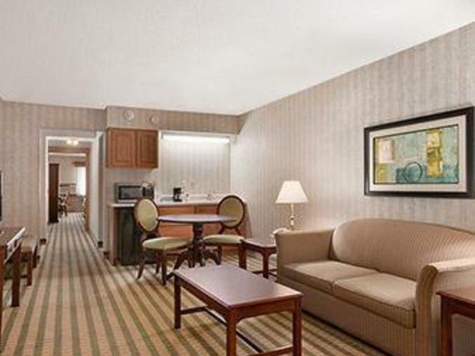 Hotel Ramada By Wyndham & 3*