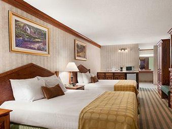 Ramada By Wyndham & 3*